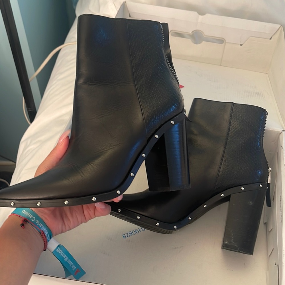 Aldo short boots